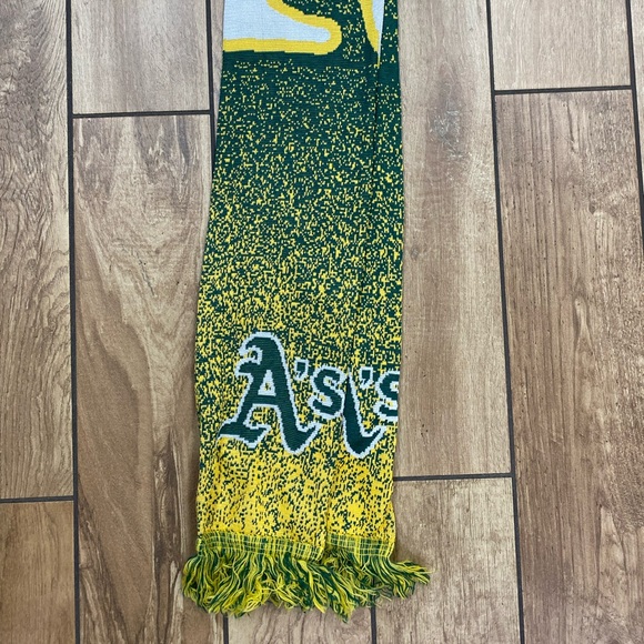 A’s fan scarf never worn - Picture 1 of 1